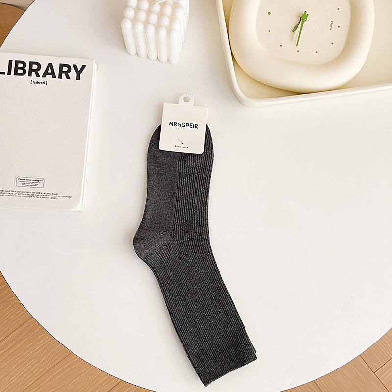 핀스트라이프 다크 그레이