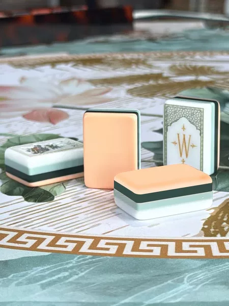 (Wholesale in Stock) Beige White Lotus No. 36 Acrylic American-Style Mahjong Tiles for Home Use, Hand-Cranked Mahjong