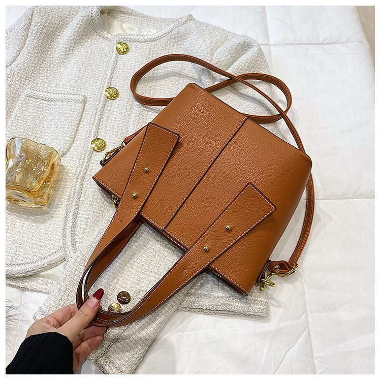 PU Fashionable Handheld Tote Bag With Large Capacity 2023 New High End And Small Mom's One Shoulder Crossbody Small Square Bag_voghion.com