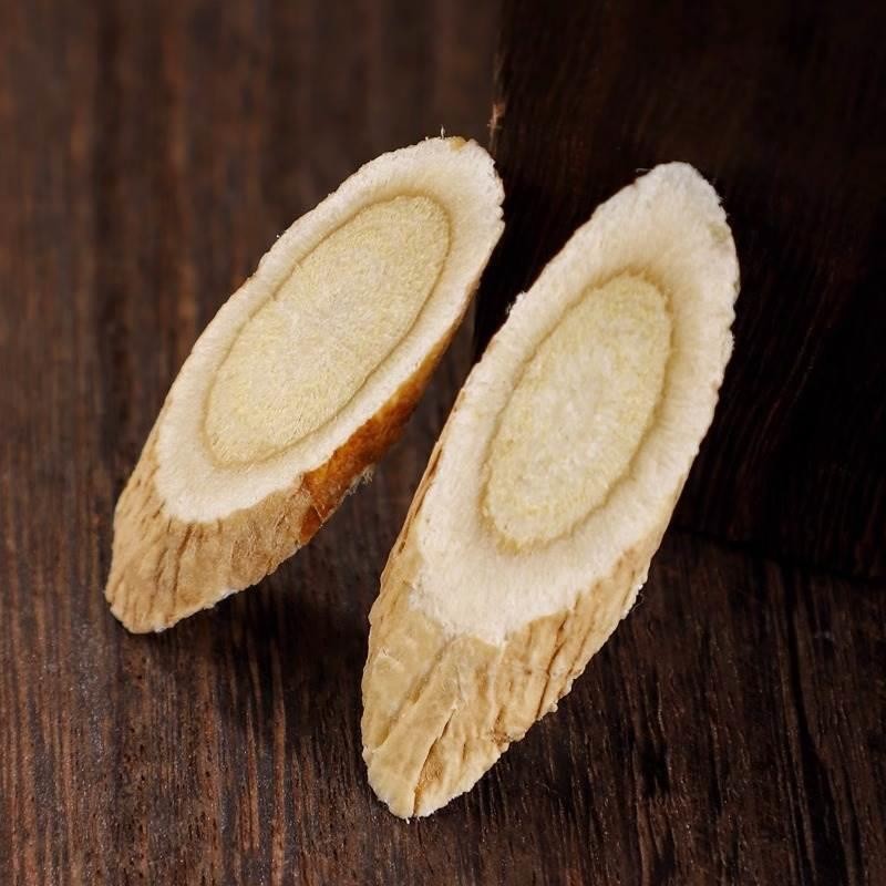 Gansu Astragalus Root Slices (Astragalus membranaceus) — Sulfur-Free Dried Huang Qi, 500g in use