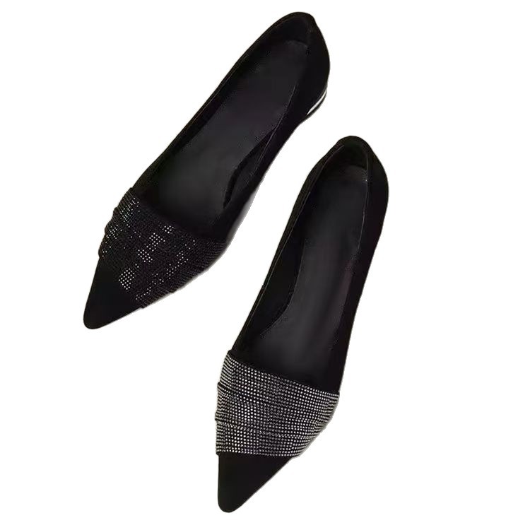 2026 primavera nuevos zapatos franceses superficiales de un solo estilo, temperamento de diamante francés, temperamento punzante, zapatos de tacón negro universal