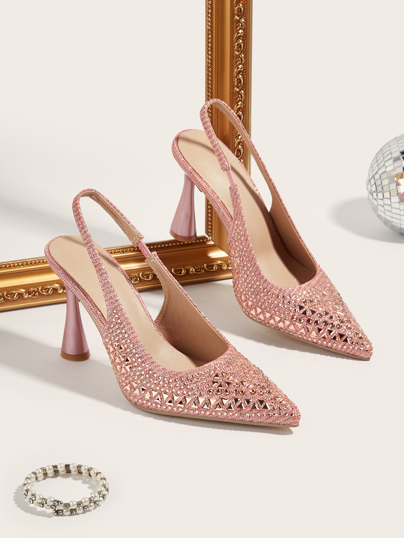 Comercio exterior tacones altos puntiagudos personalidad europea y americana sandalias de mujer sexy con zapatos de una sola palabra 2025