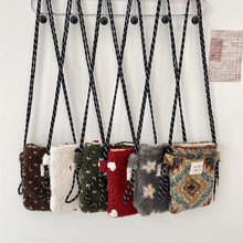 511132 毛绒秋冬新款小斜挎外出单肩包百搭通勤包手机杂物整理包