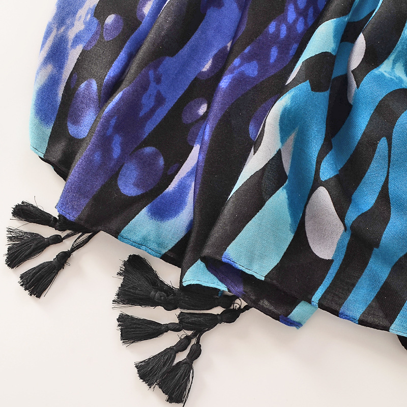 Personalidad de la moda estilo europeo y americano algodón y lino sensación bufanda azul cian pintura línea viajes protector solar playa toalla chal para las mujeres