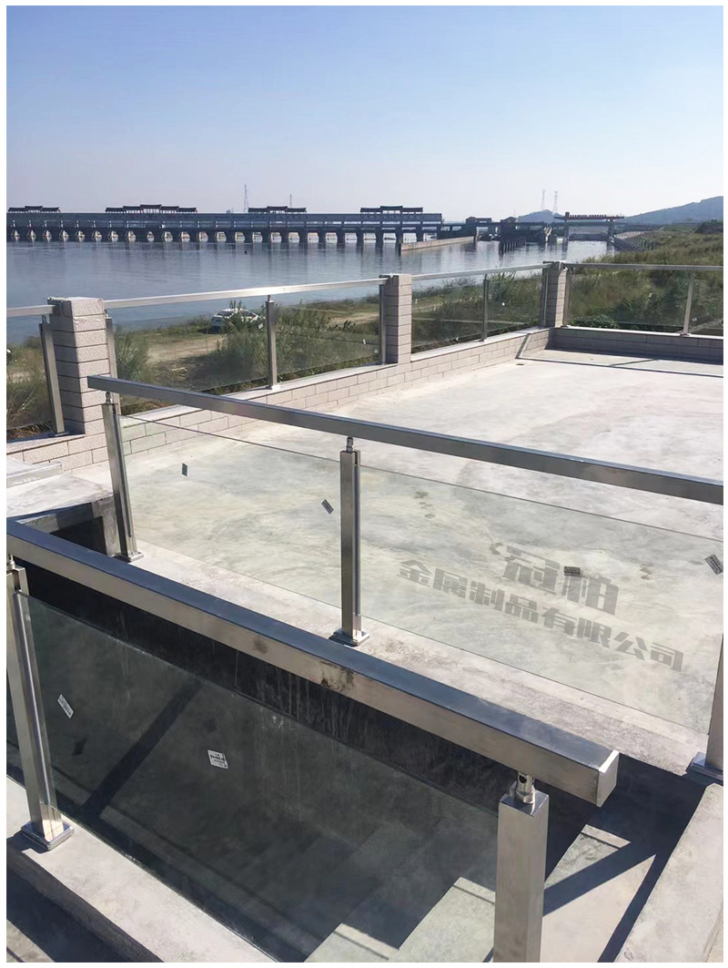 方管外卡槽立柱(工程案例3)