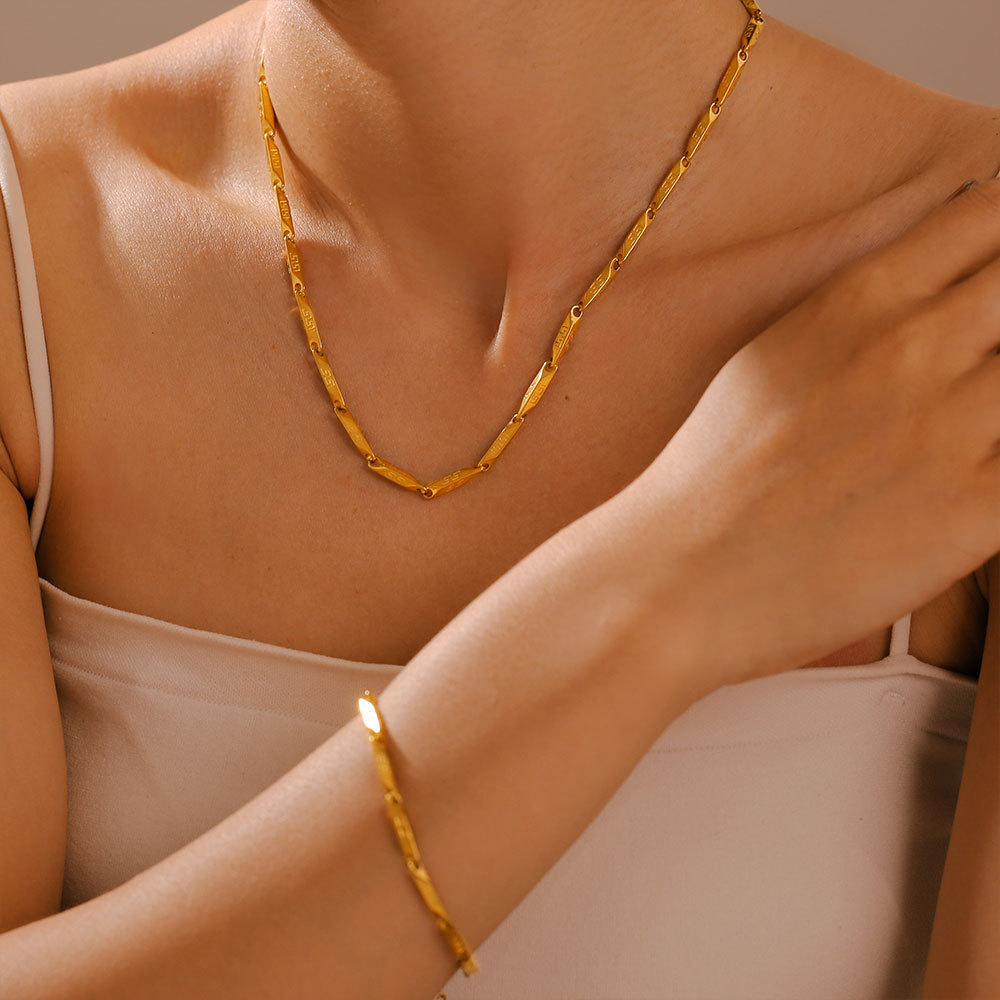 Conjunto de joias com colar e pulseira de elos em losango_voghion.com