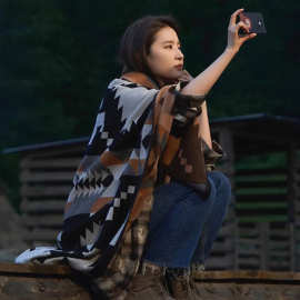 民族风西藏旅游打卡出片新款百搭披肩女秋冬披风跨境保暖气质外搭