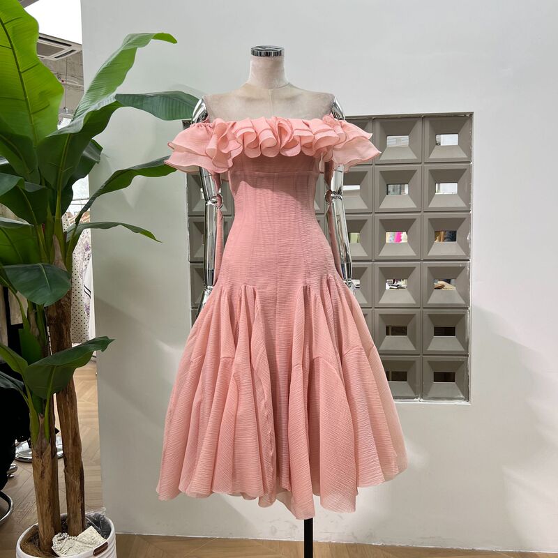 Amazon's Hottest Birthday Party Elegant One-Shoulder Ruffled Solid Color Mid-Length Dress British Stunning Ladylike Style Amazon's Hottest Birthday Party Elegant One-Shoulder Ruffled Solid Color Mid-Length Dress British Stunning Ladylike Style