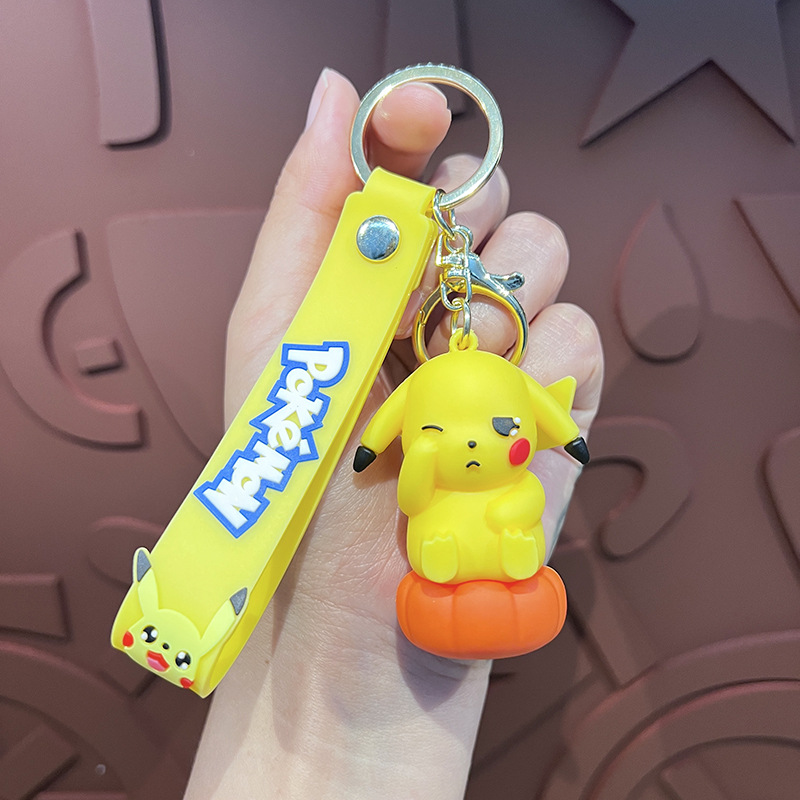Extraño Pumpkin Pikachu - Sentado