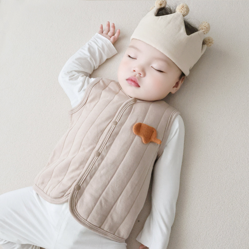 Baby vest for spring and autumn, suitable for newborns aged 0-3 months, quilted, Class A, warm.