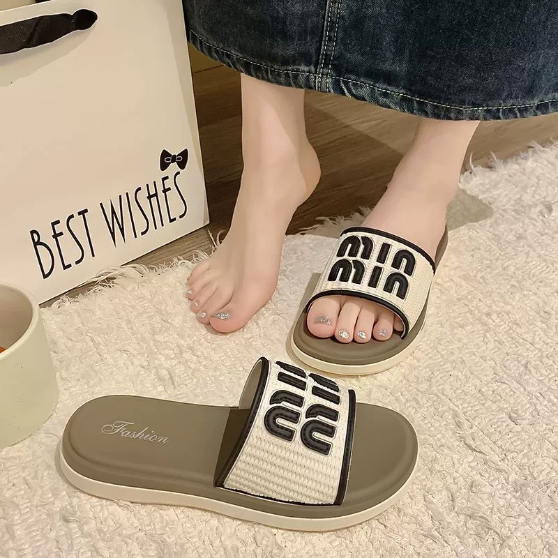 Тапочки женские летом выходят новые модные маленькие ароматные пляжи слово трал красный дикий внутренний нескользкие холодные тапочки