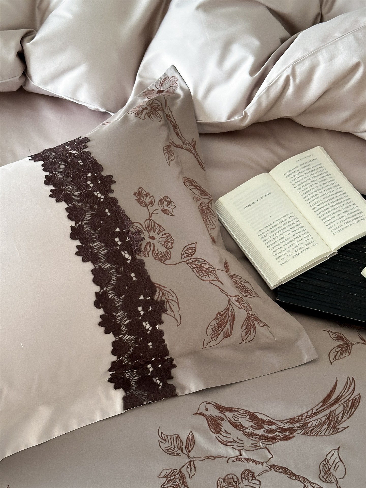 Nordic Vintage Four Piece Bedding Set Romantic Luxury Duvet Cover_voghion.com