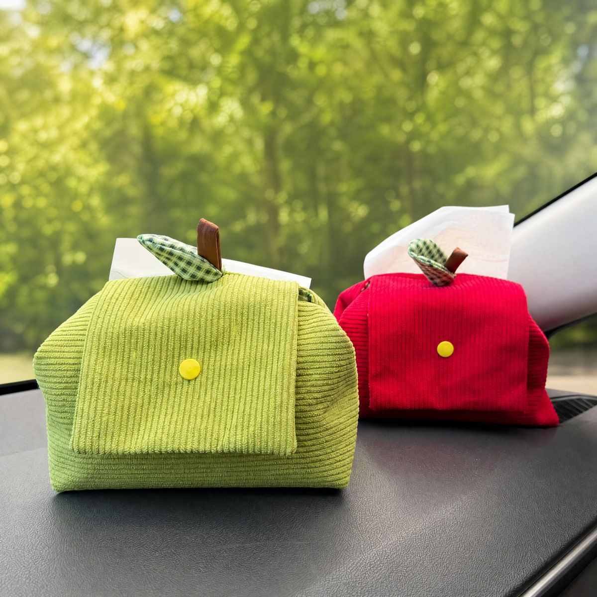 Popular online product: Car tissue box, apple-shaped car tissue bag, car interior accessory