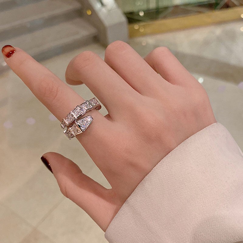 Nuovo anello da donna europeo e americano transfrontaliero a forma di serpente con apertura regolabile, gioiello geometrico a forma di animale,_voghion.com