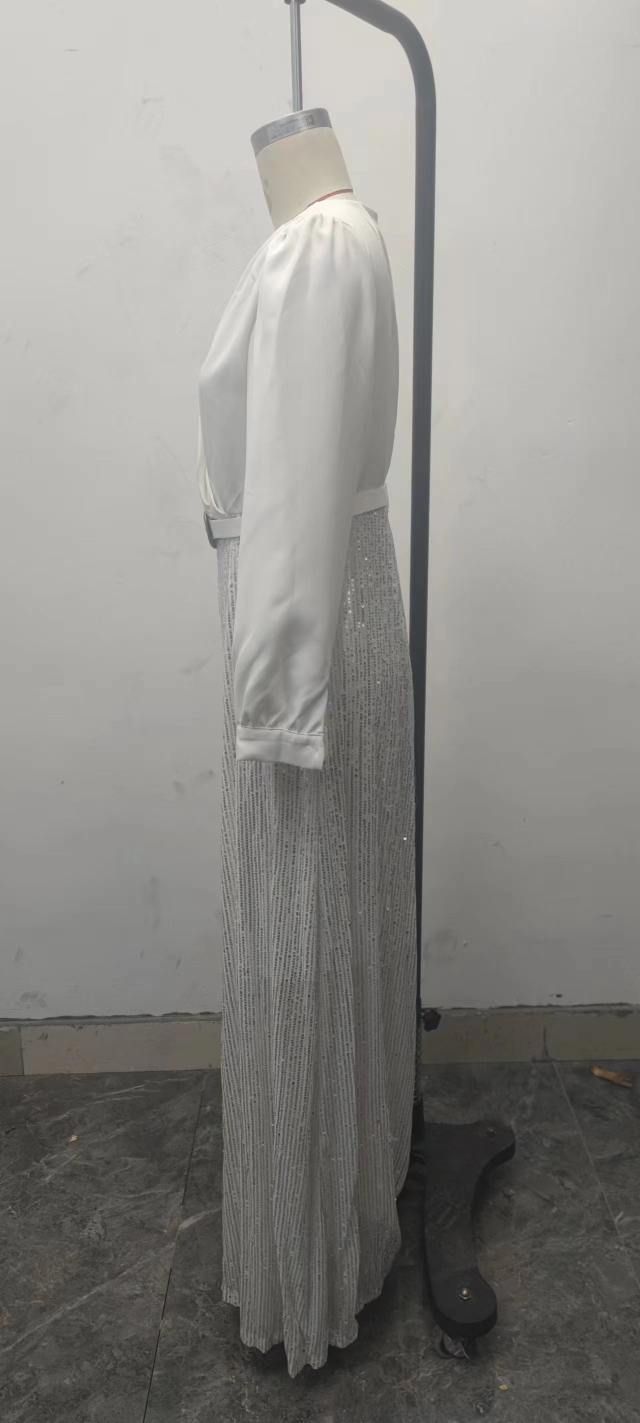 Elegant Women's Jumpsuit With Sequin Detail And V-neck Design_voghion.com