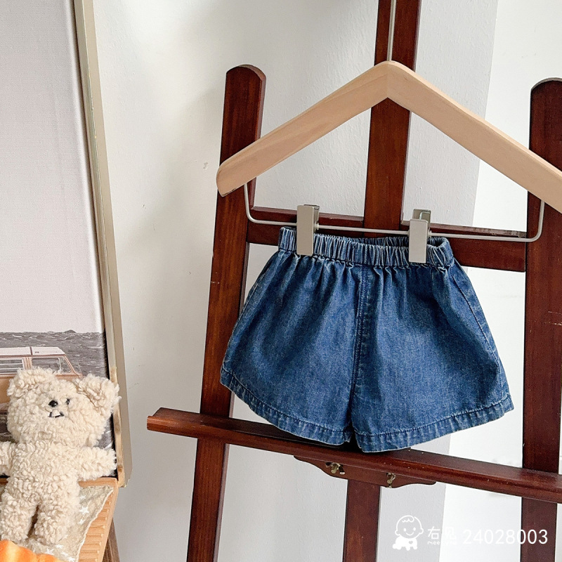 Traje coreano para niños, nuevo estilo de verano, estilo occidental, pantalones cortos ligeros coreanos, chaleco, traje de tres piezas con ropa de protección solar impresa en el interior