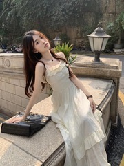 【裏あり】木の耳元のサスペンダースカートが甘美で、フランス式のウエストが痩せて見えるデザイン感があります。