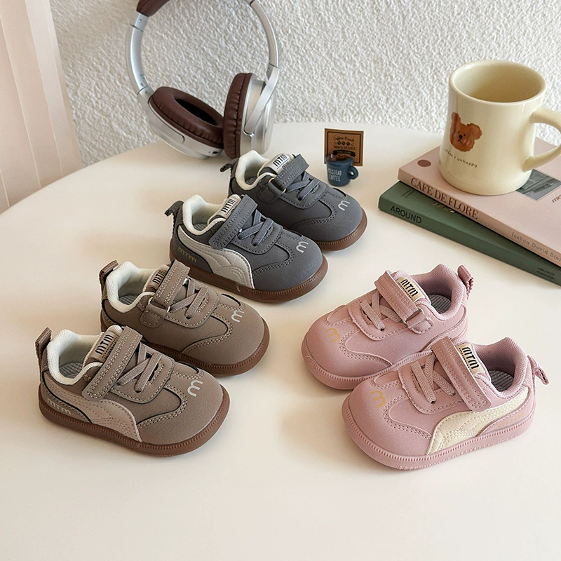 Спортивная обувь для мальчиков и девочек весной и осенью новая обувь для девочек легкая кожаная обувь для малышей