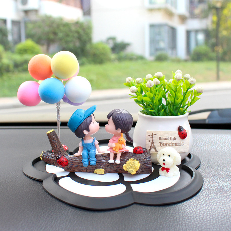 Decoraciones de automóviles pareja creativa consola de automóviles encantadora muñeca de la red decoración de automóviles decoración de automóviles mujeres