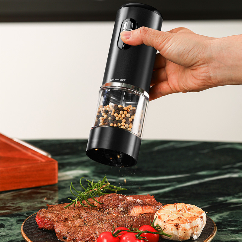 Cross-border supply of electric pepper grinders for home kitchens, seasoning bottles, black peppercorns, sea salt, and peppercorns grinding tools