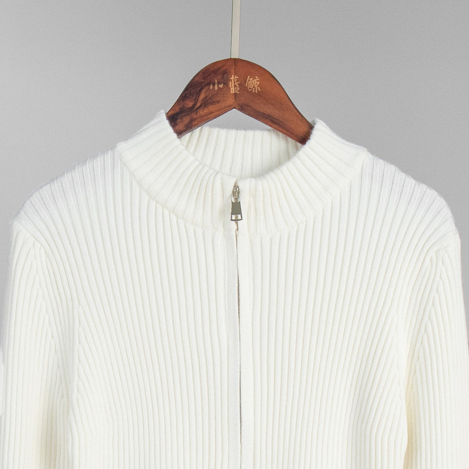 Áo cardigan len dệt kim cổ đứng, tay dài, khóa kéo đôi, dáng ôm ngắn — trắng, đen chi tiết 8