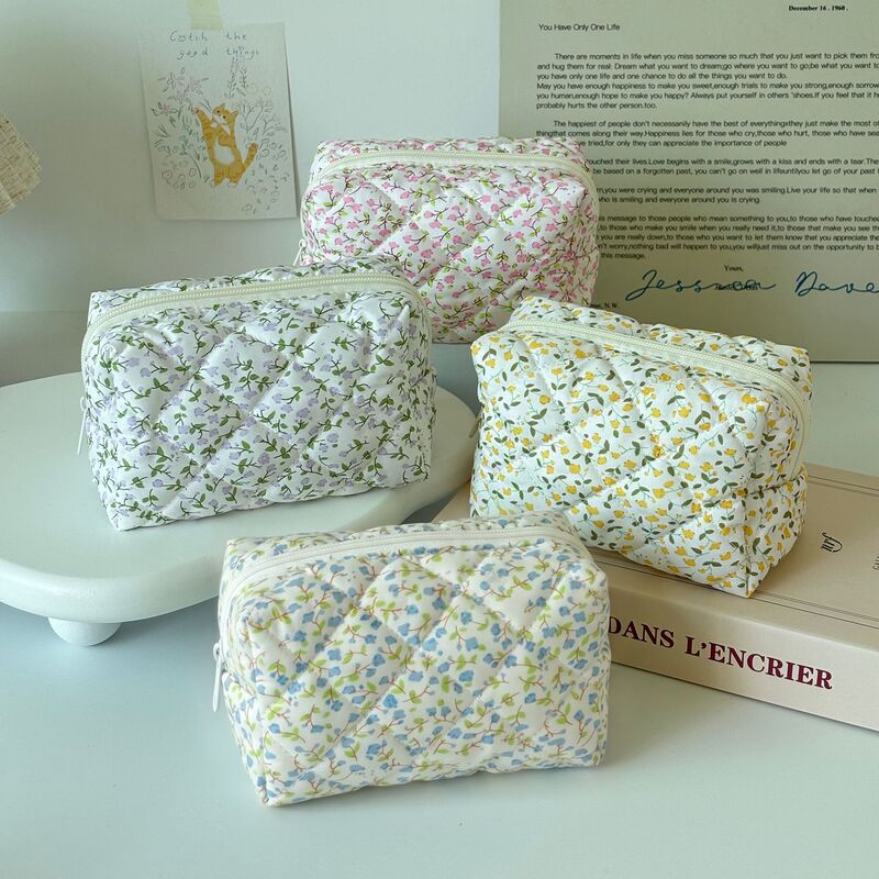 New Floral Cosmetic Storage Bag, Quilted Makeup Bag, Large Capacity Travel Toiletry Bag, Makeup Bag That Won'T Collapse New Floral Cosmetic Storage Bag, Quilted Makeup Bag, Large Capacity Travel Toiletry Bag, Makeup Bag That Won'T Collapse