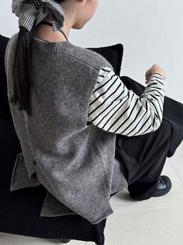 Le Xi women's knit vest with adjustable buttons, 2025 autumn versatile split backless vest sleeveless top ss560