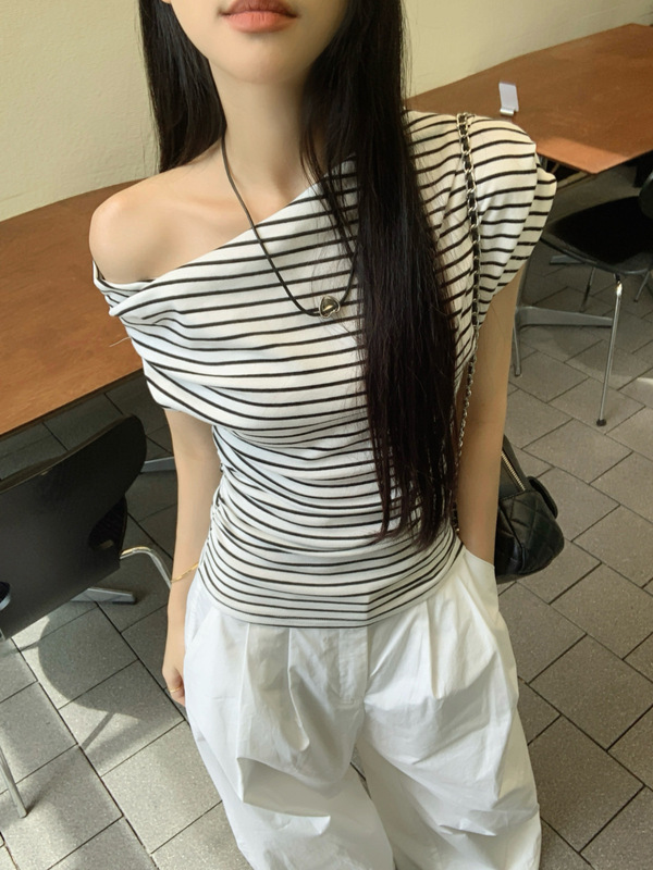 ストライプワンショルダー半袖Tシャツレディース2025夏新作韓国風スリムフィットオフショルダー外国貿易トップ|undefined