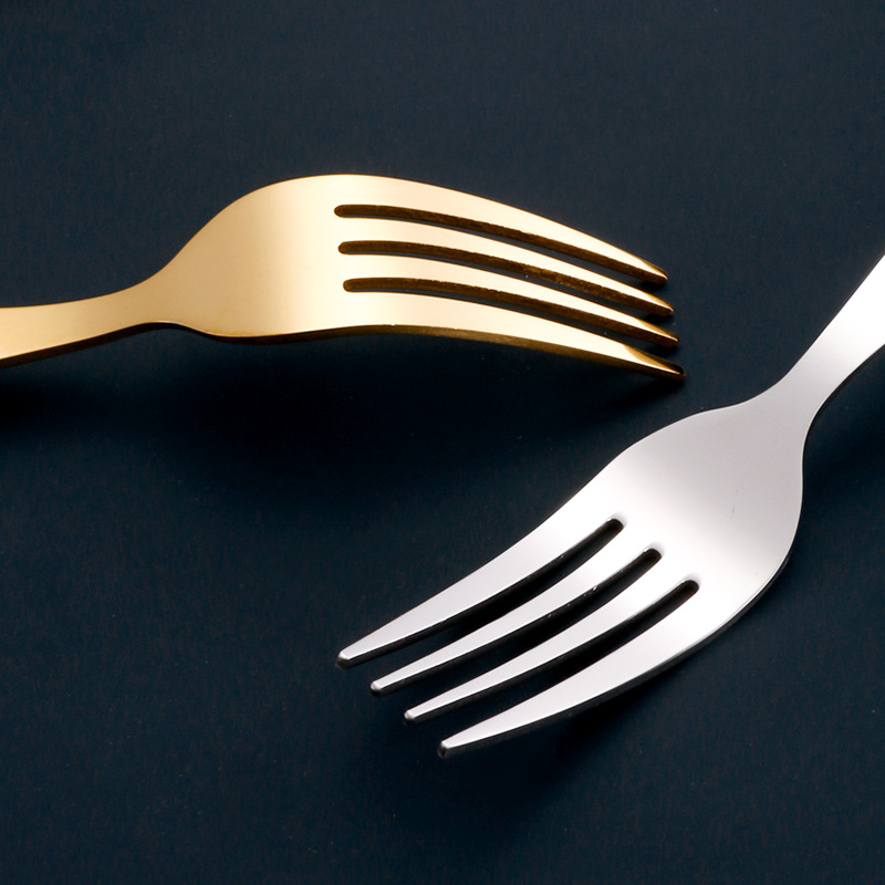 Celebridad de Internet transfronteriza ins imitación mango de madera filete cuchillo de acero inoxidable, tenedor y cuchara grano de madera Hotel cuchara chapada en oro vajilla de acero inoxidable