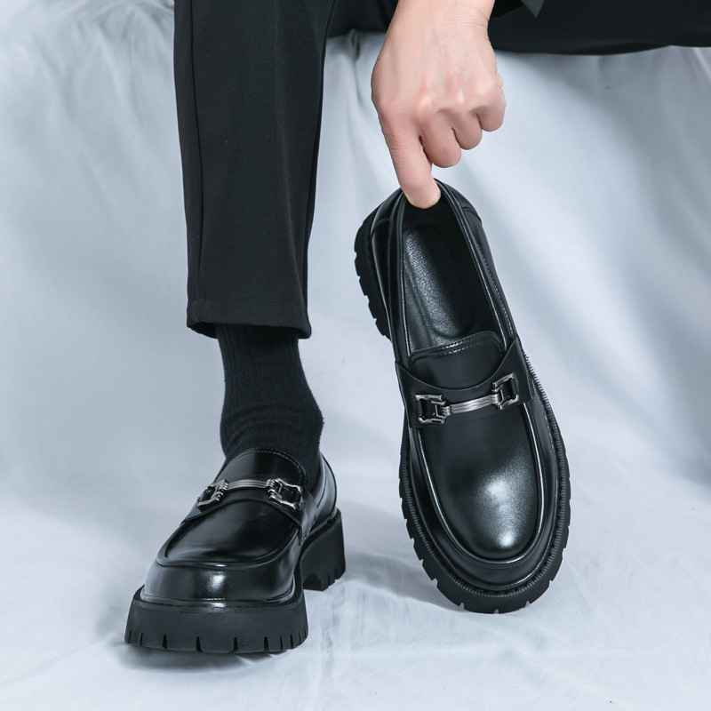 外国貿易の靴の男の2025春の男性の楽福の靴は1足で厚い底の青年のレジャーの英倫の潮流の豆の靴を漕ぎます。|undefined