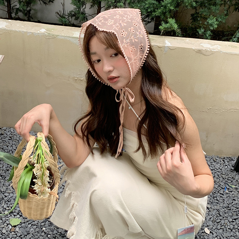 Retro Mori lindo dulce encaje triángulo bufanda primavera y verano francés bordado pequeña flor todo partido decorativo pañuelo banda para el cabello