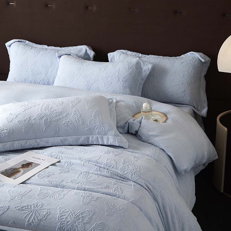 Una clase de cuatro piezas de seda de leche engrosada de alto peso 5D esculpido edredón cubierta sábanas de cama de invierno Kits de calor