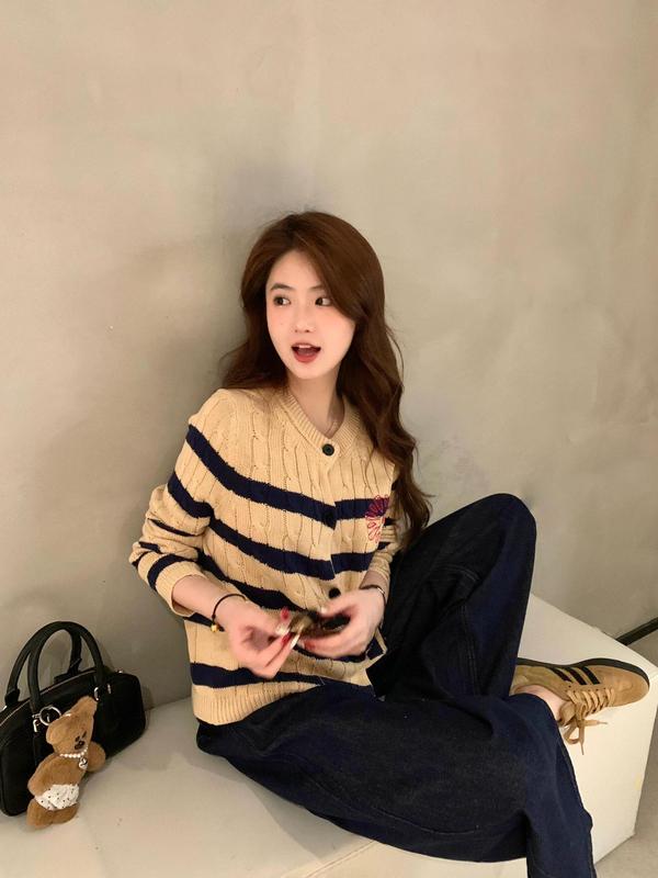 卡其色条纹毛衣开衫外套女2025新款秋季小个子韩系早秋针织衫上衣|undefined