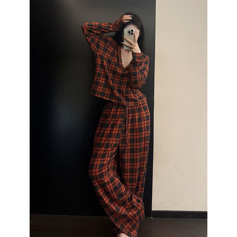 Casual retro-style color-blocked plaid print pajamas for women, spring 2026 new model, skin-friendly and comfortable two-piece home wear set