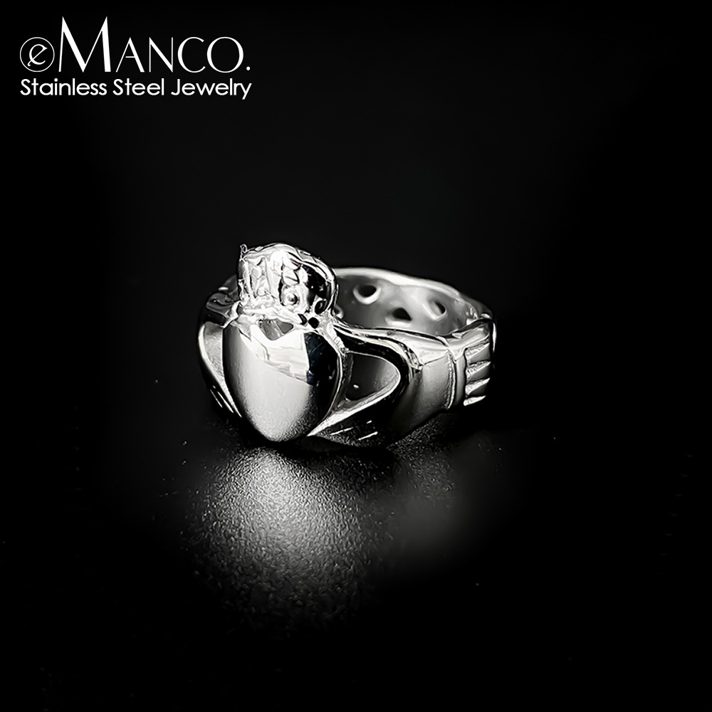 eManco cross-border European and American new men's stainless steel fashion design hand crown heart-shaped ring all-match jewelry