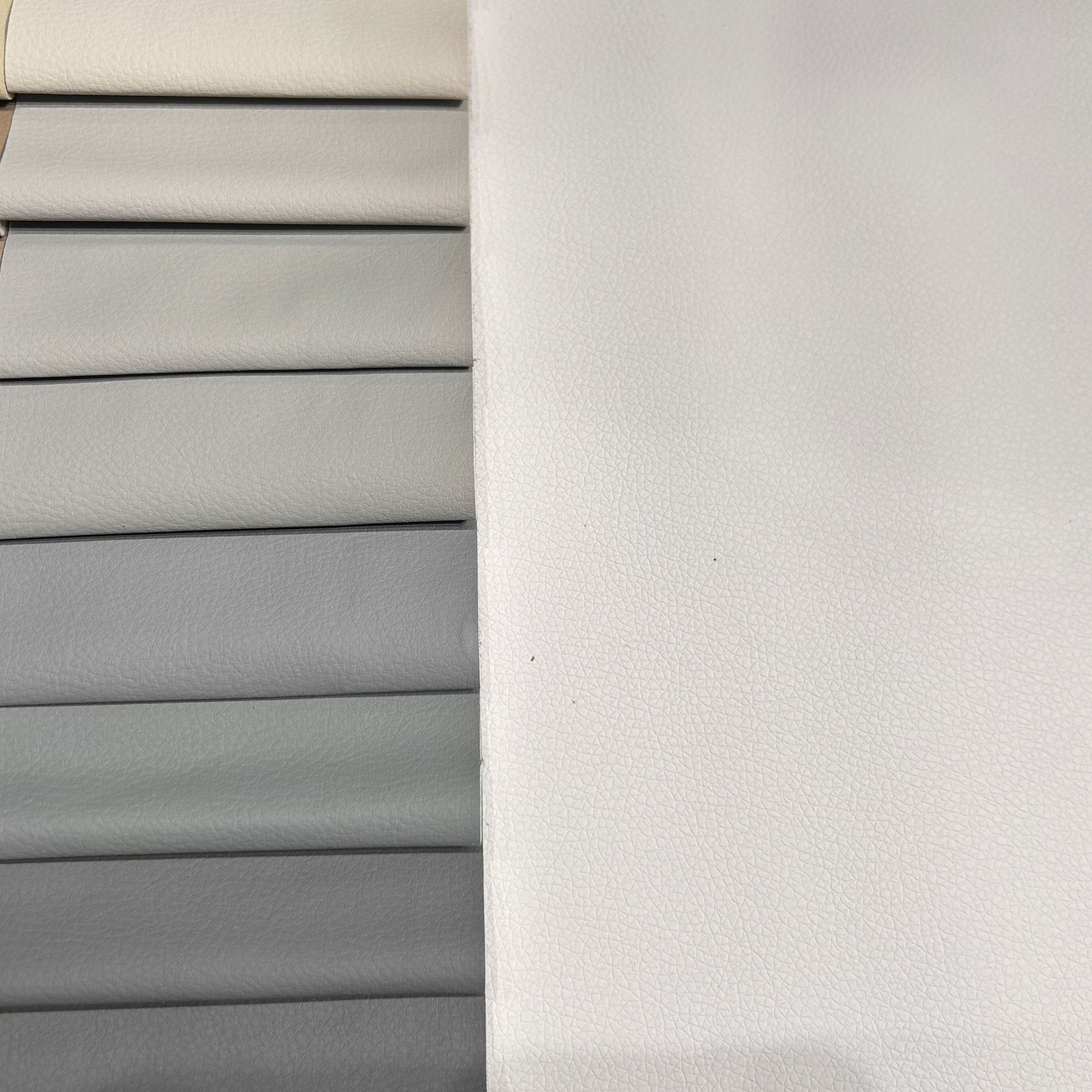 슈퍼 비용 효율적인 고양이 발톱 천 PVC 가죽 0.6mm 리치 패턴 소파 가구 부드러운 가죽 재고 있음 맞춤 제작 가능