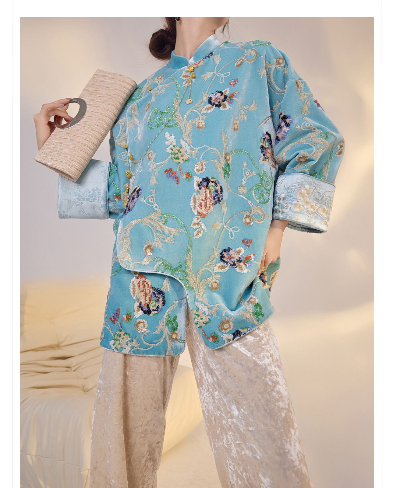 Áo sơ mi satin thêu hoa phong cách Trung Hoa cổ tiền M3003 — Màu xanh nước hồ chi tiết 6
