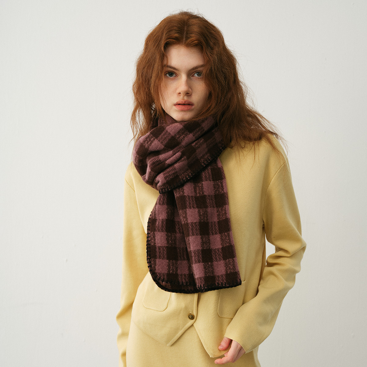 Design Sinn für kleine Duft Dreieck Nadel Spitze fein kariert Imitation Kaschmir Schal Damen Winter Atmosphäre weich wachsartige Lätzchen Schal_voghion.com