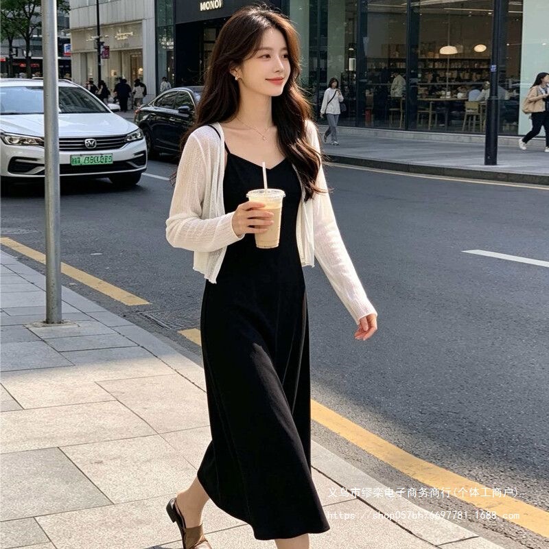 Black Spaghetti Strap Dress for Women, Summer 2026 New Style, Waist-Cinching, Slimming, Elegant Satin Long Beach Dress Black Spaghetti Strap Dress for Women, Summer 2026 New Style, Waist-Cinching, Slimming, Elegant Satin Long Beach Dress