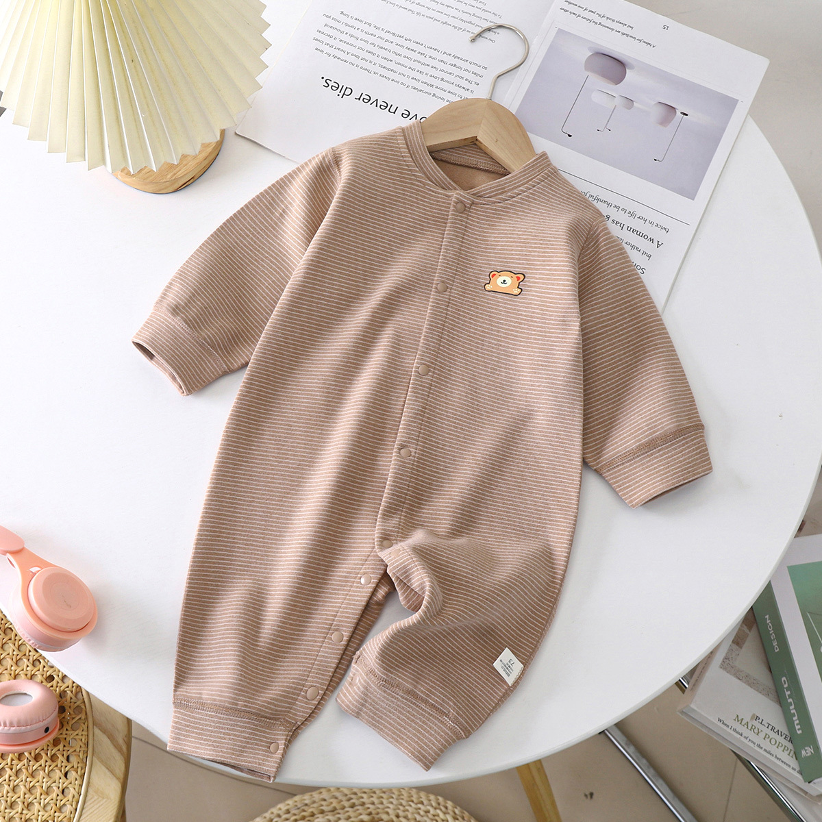 Nuevo bebé de terciopelo mono bebé rayado mameluco sin hueso mameluco Otoño e Invierno recién nacido niños pijamas calientes