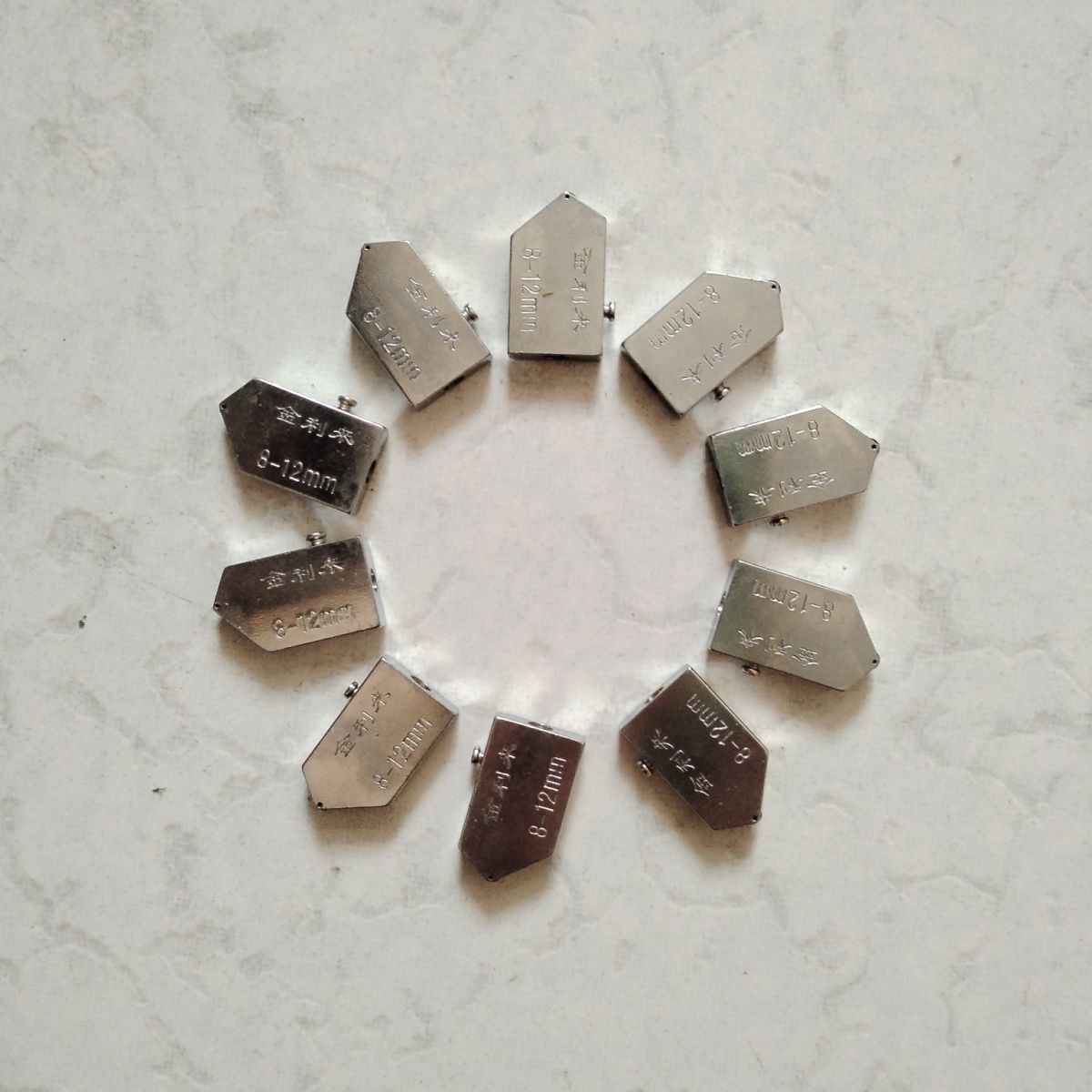 金利来切割12mm玻璃刀易滚动耐用铁镍合金多用途瓦工推刀