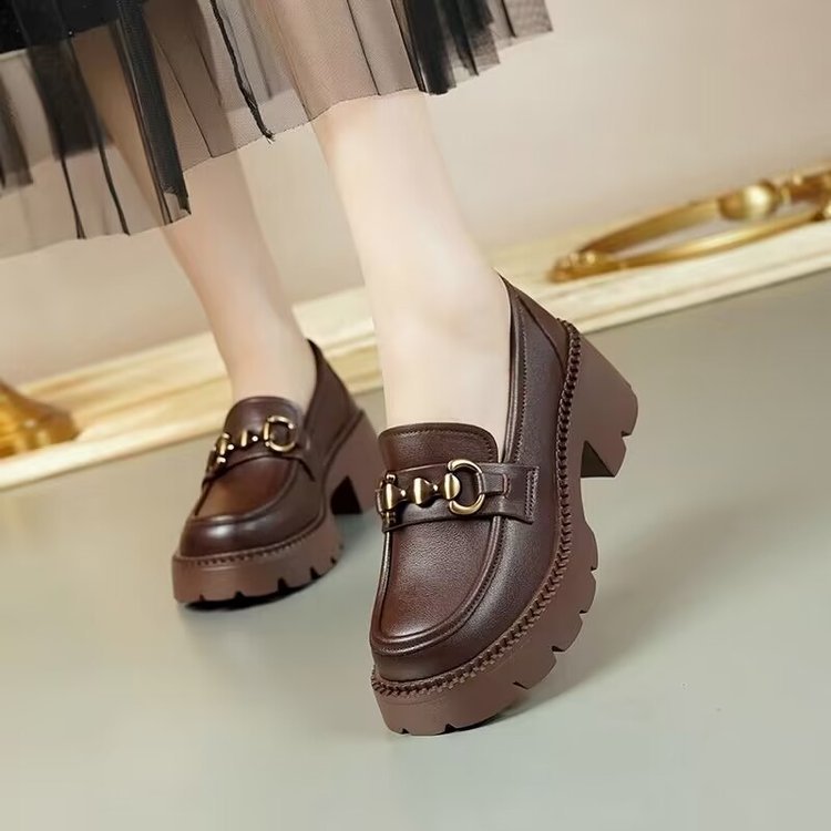 Bizcocho estilo británico suela gruesa aumento Lefu zapatos mujer 2024 nuevo otoño suela blanda zapatos de cuero de tacón grueso de todo fósforo