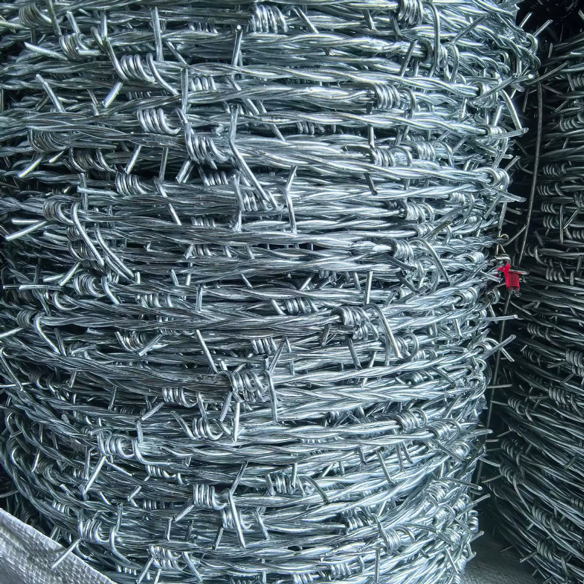 热镀锌双股户外防锈铁丝铁蒺藜防爬厂区围墙果园养殖刺绳钢丝绳