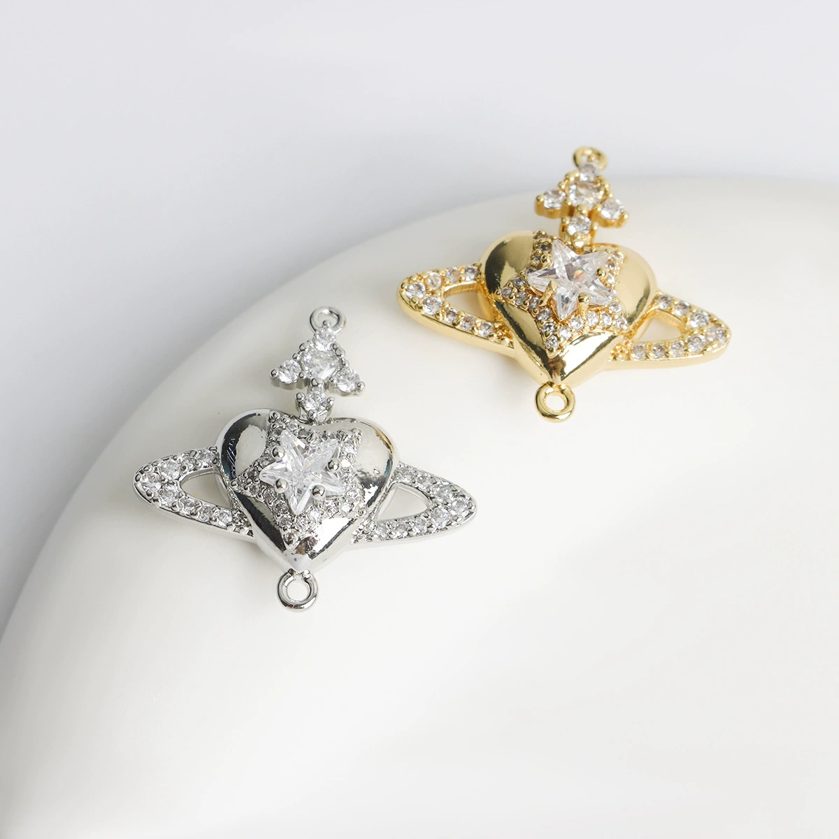 Высокая цветозащита, позолота 18K, инкрустирована цирконом, пряжка-замок «Сатурн», сердечный пятиконечный звёздный вставной тип, соединительная пряжка для DIY-аксессуаров