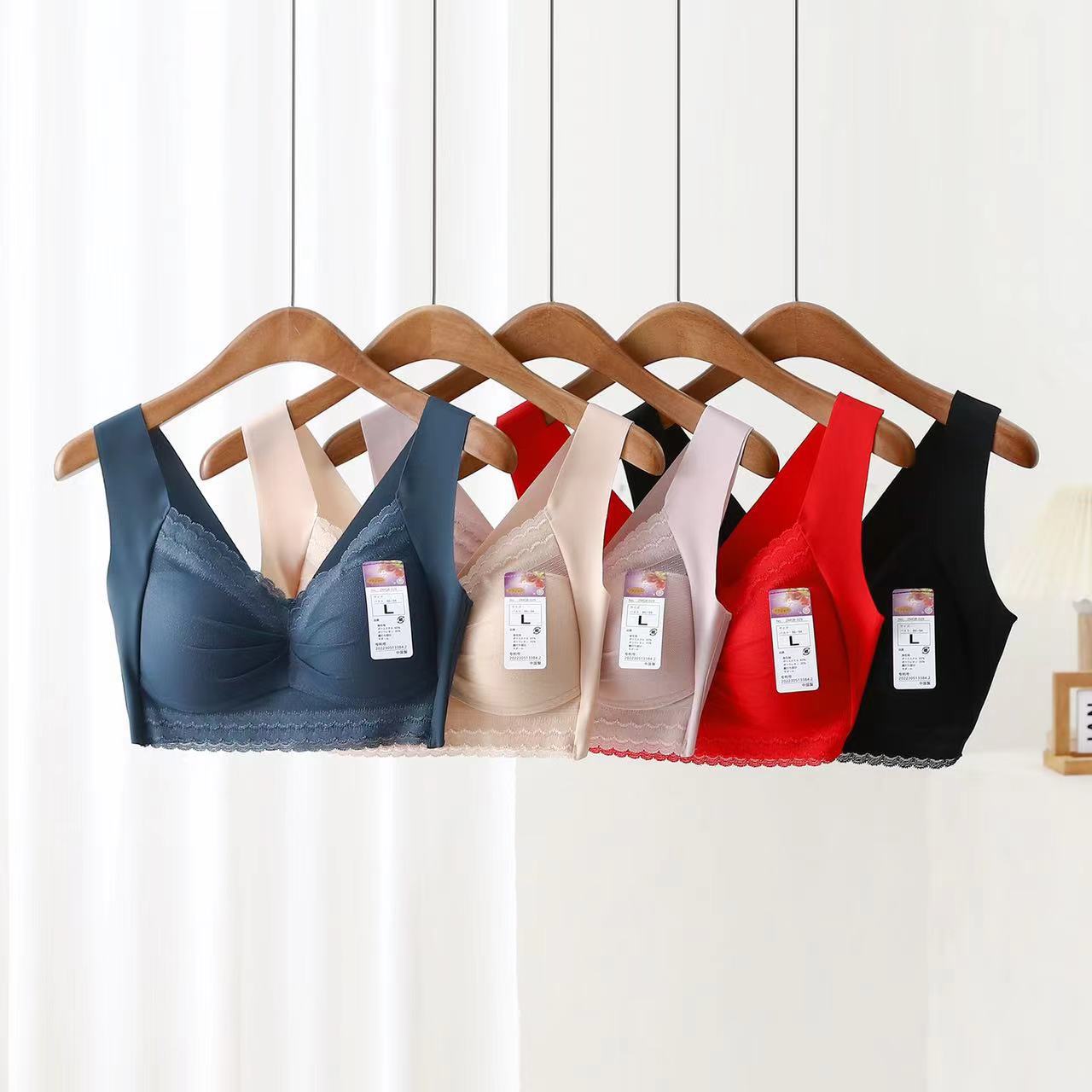 Supporting thin breathable wireless bra