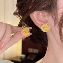 �r�н�ɫõ�廨���Ů�߼��г��ႀ�Զ��h�ٴ�߼����s���Ʒ���l