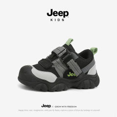 JEEPブランド童靴全黒男童かっこいいファッション児童スポーツシューズ2025春の新型通気性軽便靴