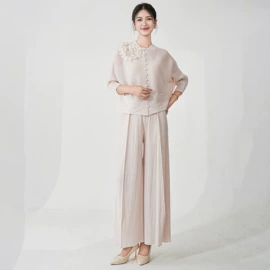 连衣裙;女式T恤;时尚休闲套装