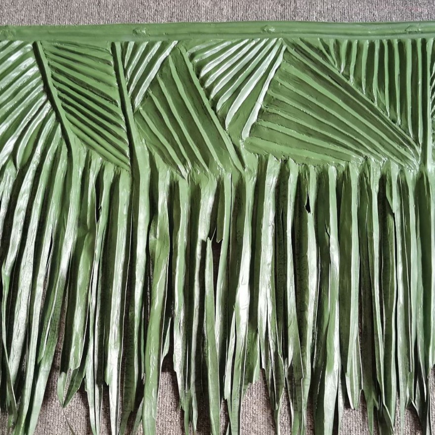 Simulación transfronteriza hoja de palma paja de plástico paja hoja de plátano ignífuga decoración de techo escénico paja de simulación de techo