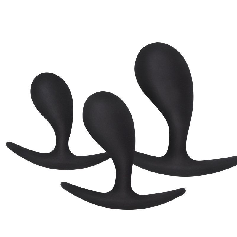 Curved Silicone Anal Plug, Beginner Prostate Massager, Black, 7.8 cm — detail image 2